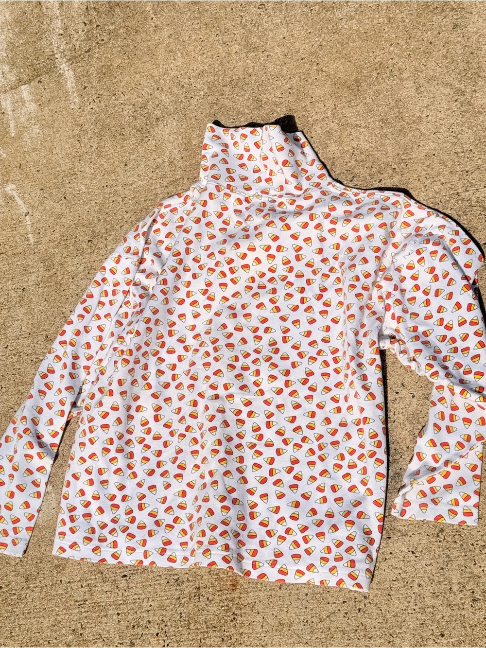 Women’s Candy Corn Print Long-Sleeve Turtle Neck Top - White/Orange